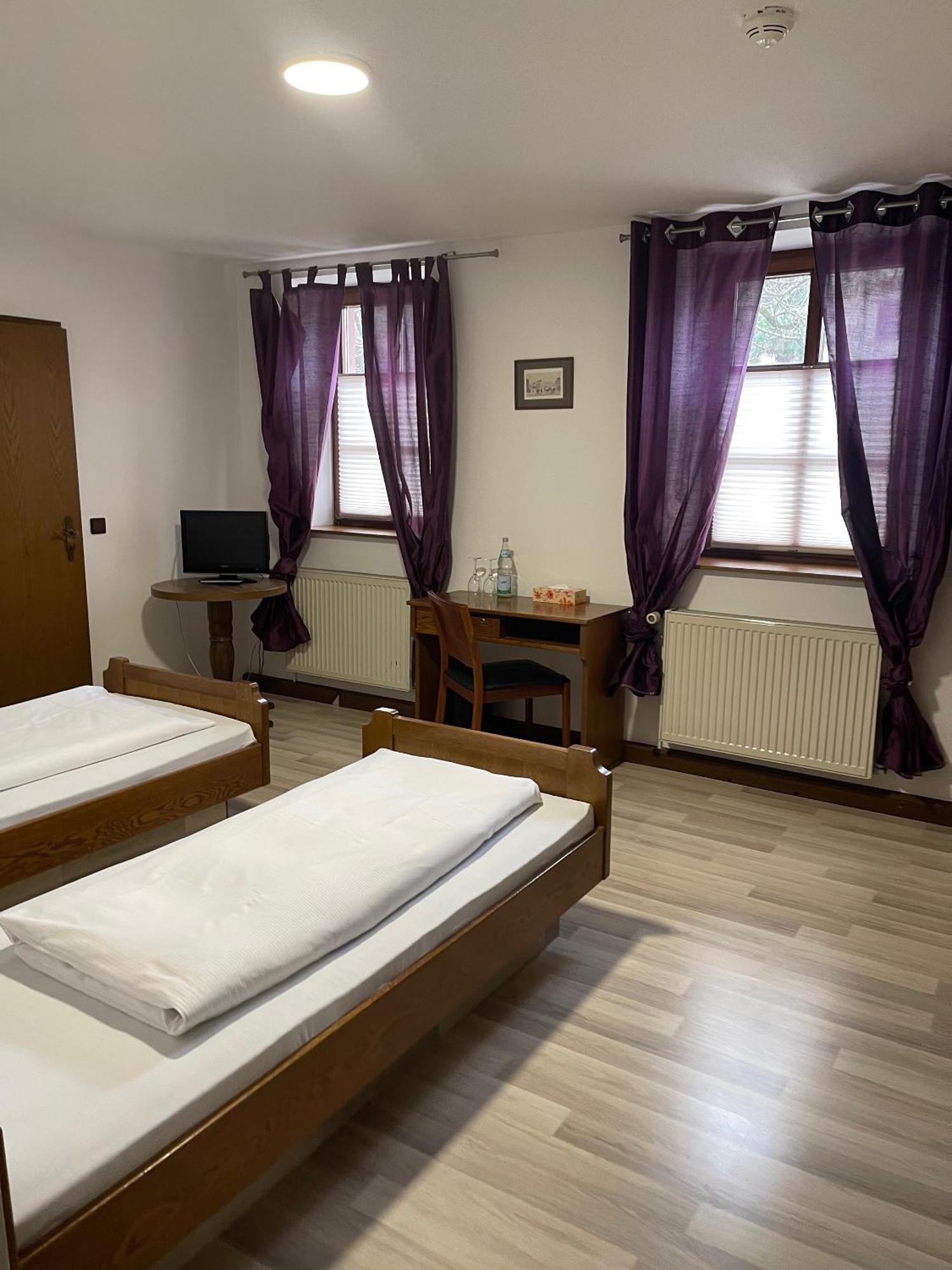 Landhotel Sickinger Hof Walldorf  Bagian luar foto