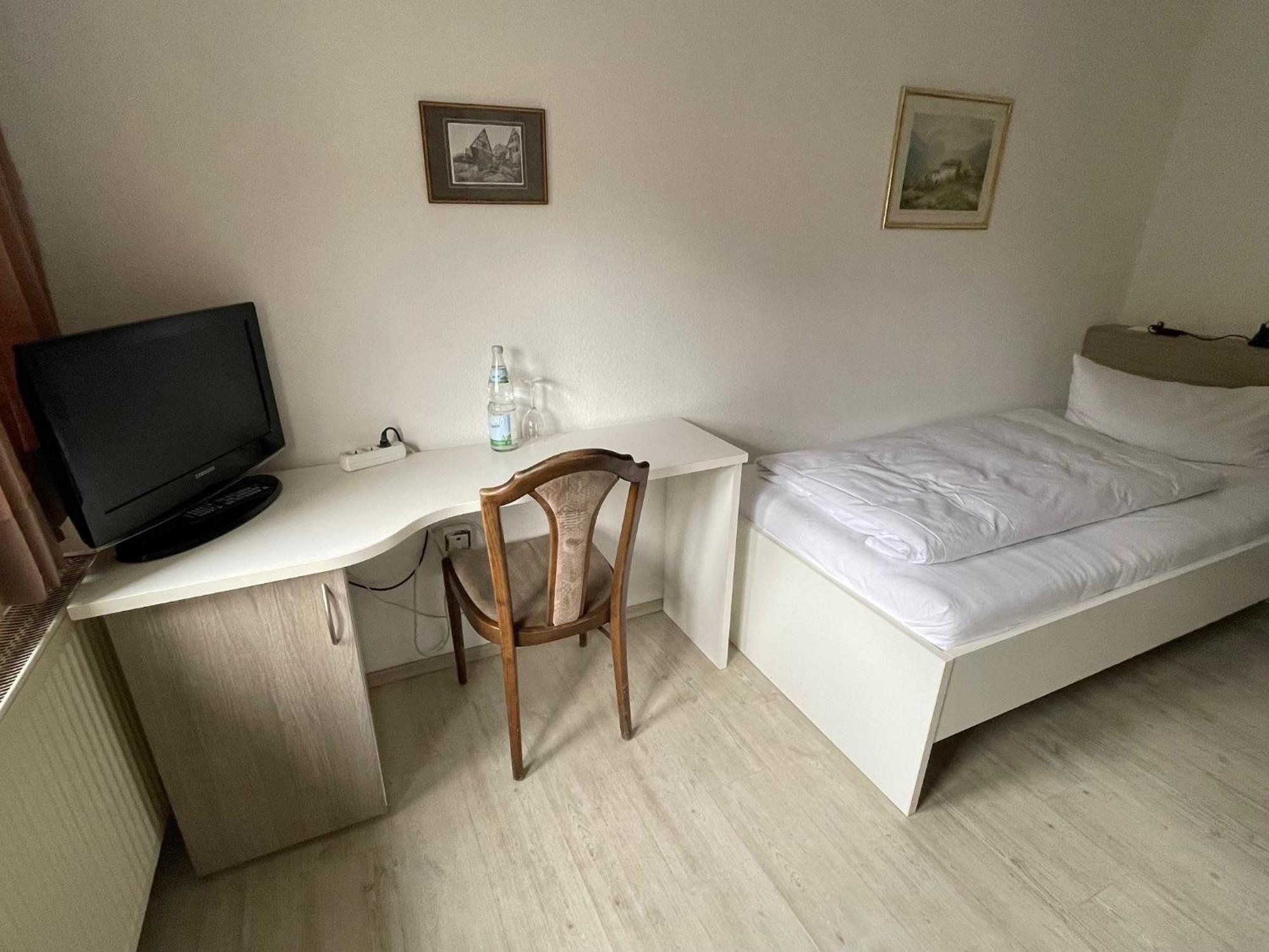 Landhotel Sickinger Hof Walldorf  Bagian luar foto