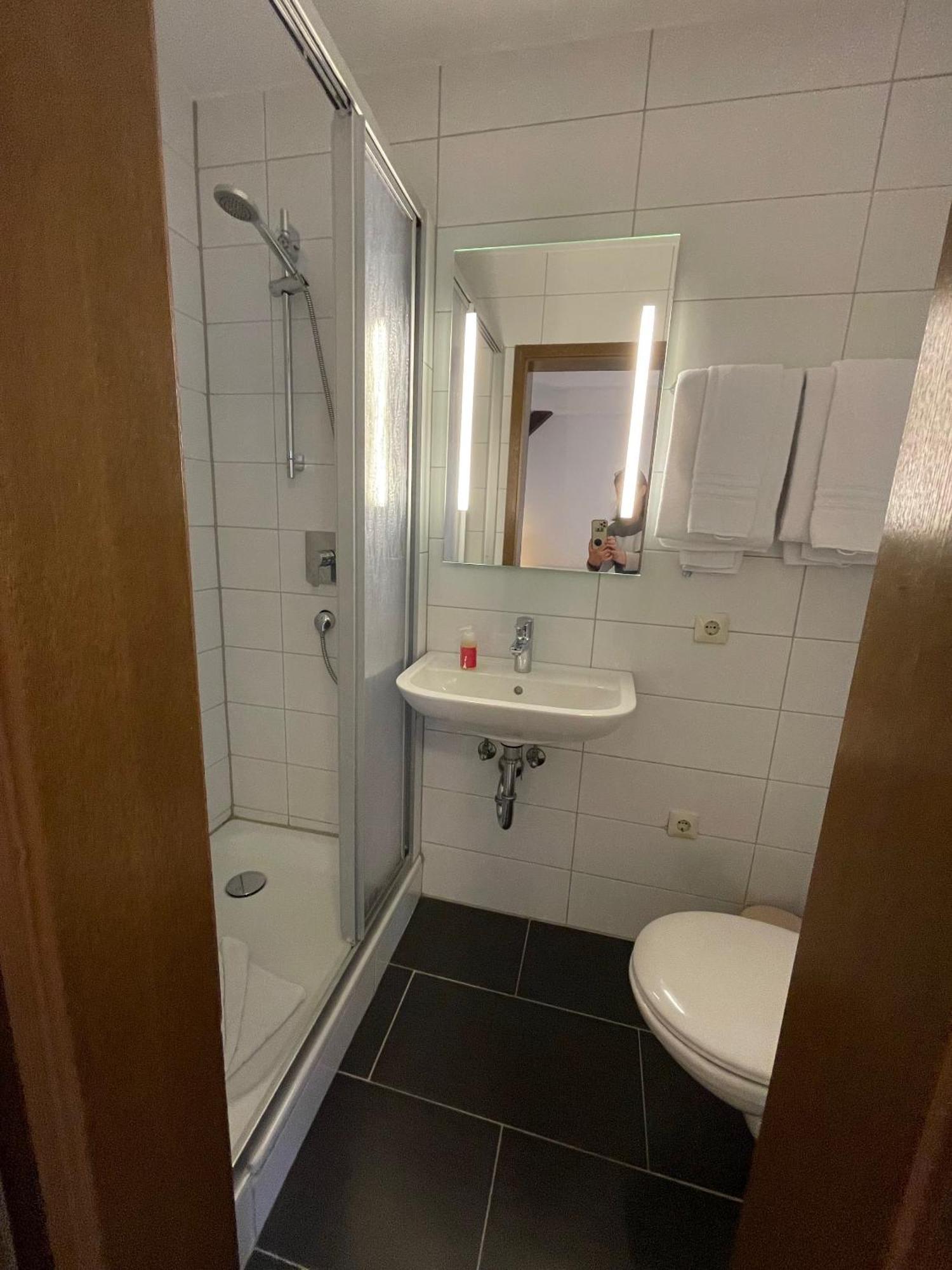Landhotel Sickinger Hof Walldorf  Bagian luar foto
