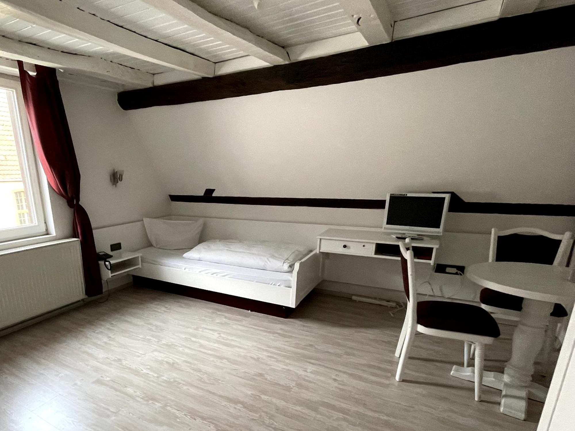 Landhotel Sickinger Hof Walldorf  Bagian luar foto
